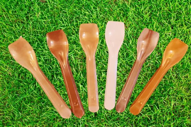 Disposable ice-cream-spoon